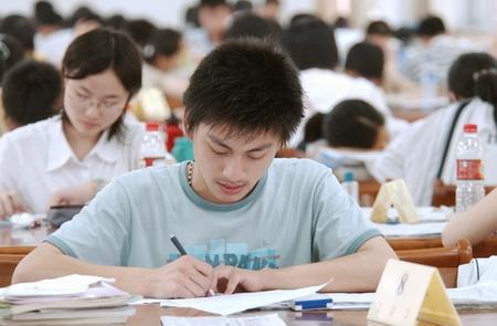 AG真人国际(中国)官方网站未来10年这几个专业将很“吃香”薪资待遇高考生要知道(图2)